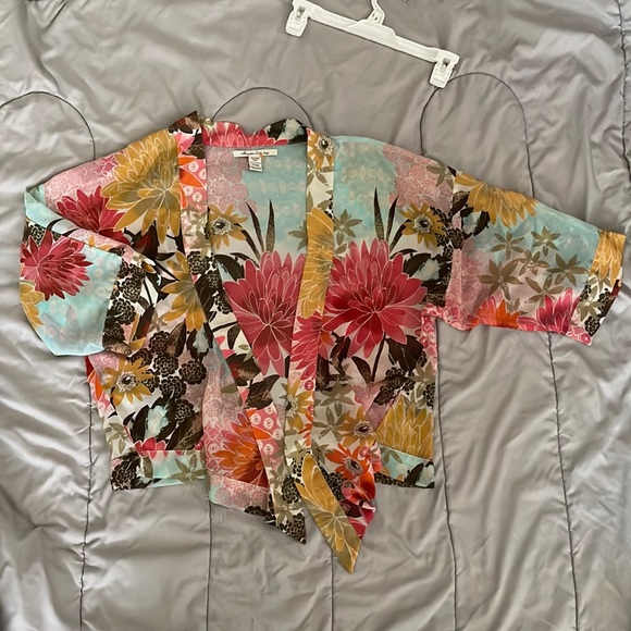 SHAWL ONLY: Floral shawl! - Picture 2 of 5